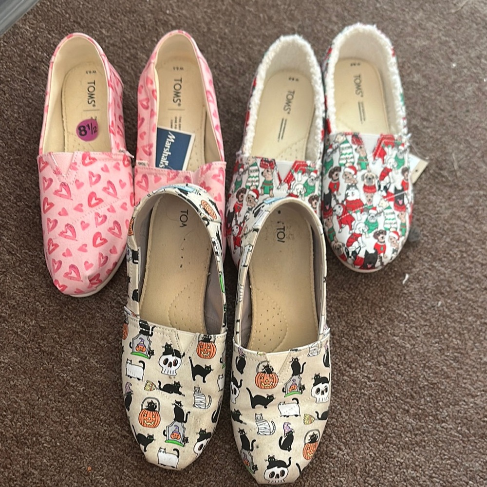 Toms set of 3 holiday themed shoes